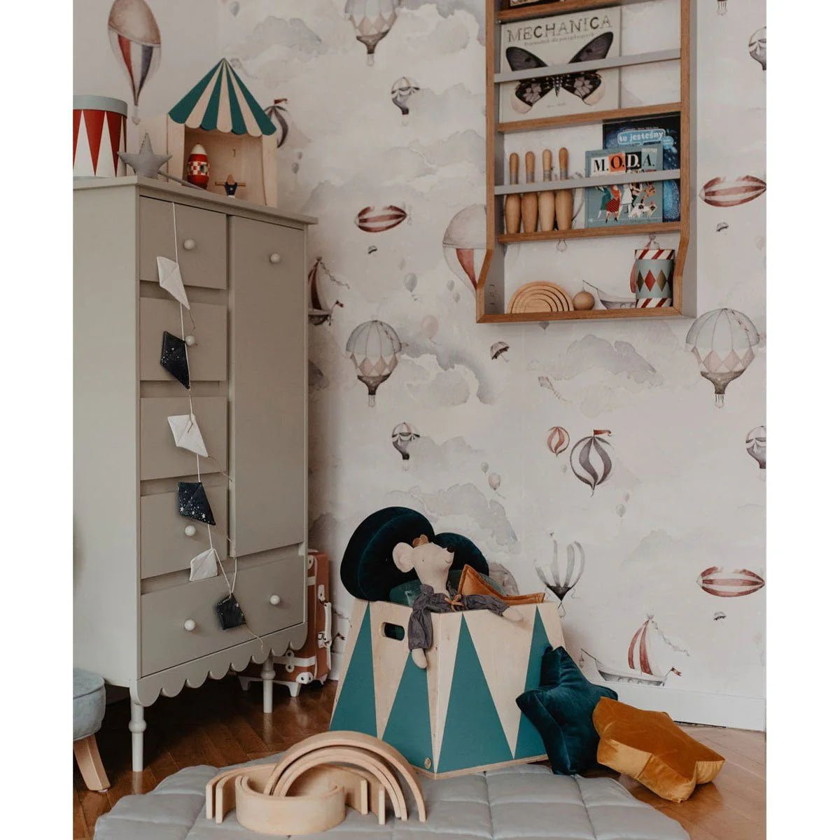 Wallpaper - Balloons Adventure - Le Petit Marché Home Furniture