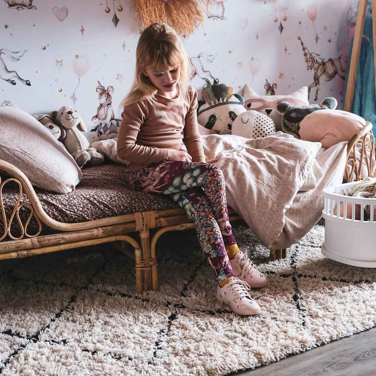 Wallpaper - Girl's Magic White / Toys from the Attic - Le Petit Marché Home Furniture