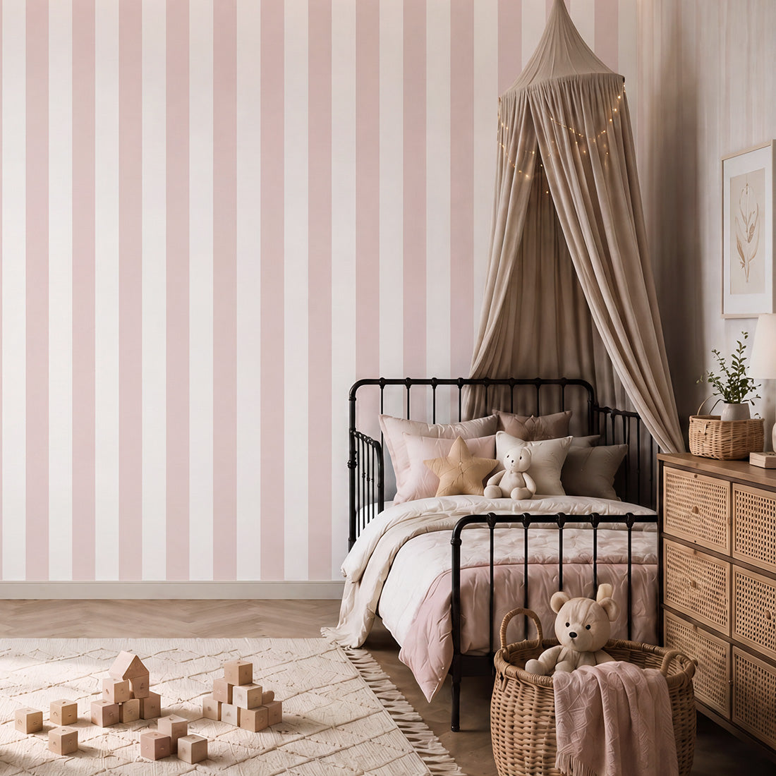 Striped Wallpaper – Powder Pink / Narrow (8 cm) – Pastelowe Love | LPM Home