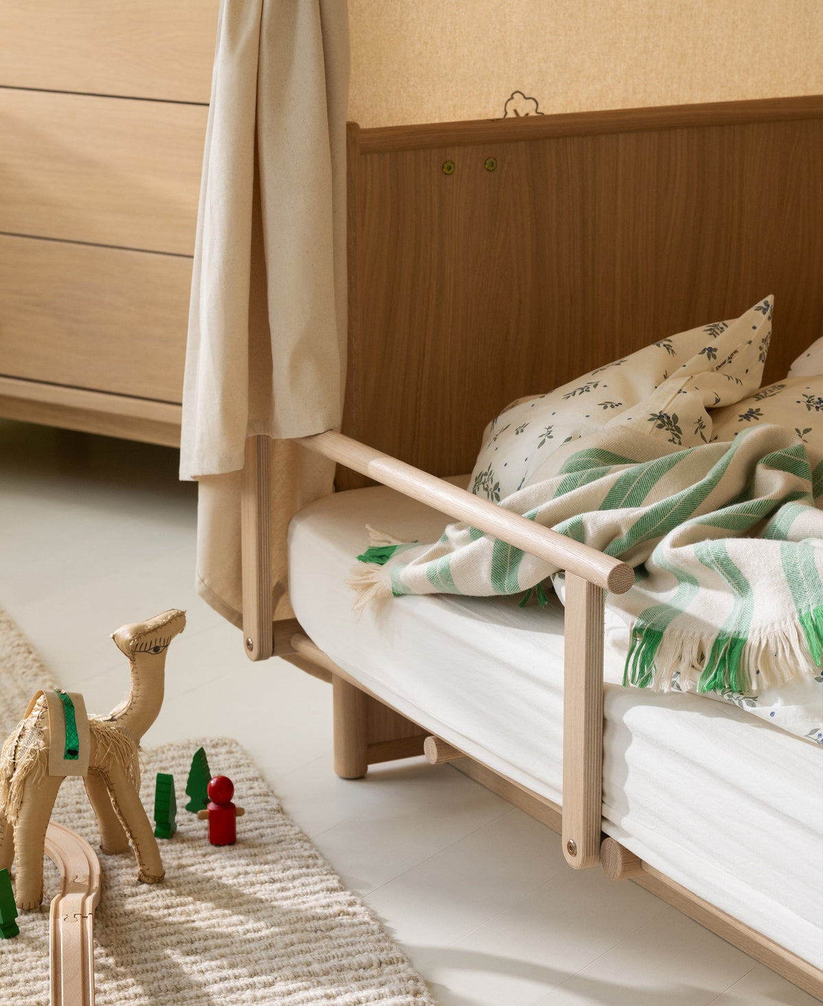 Camp Novel Bed Guard, 2 pcs., Oak (Pre-Order) - LPM Home