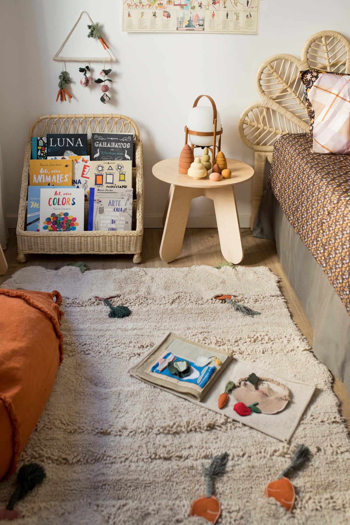 Textile book "Cool Kids eat healthy" - Le Petit Marché Home Furniture
