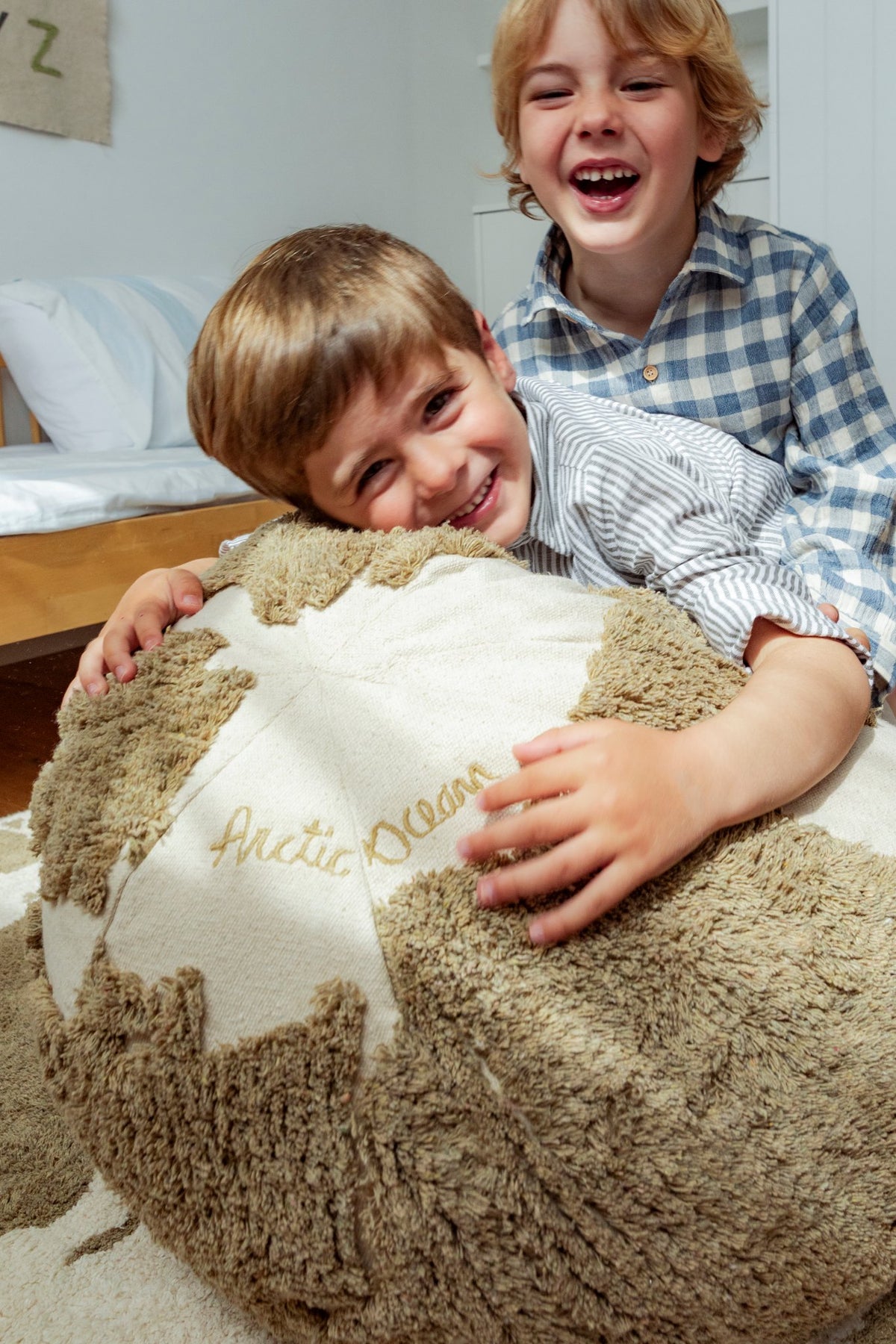 Pouf World Map Rugcycled - Le Petit Marché Home Furniture
