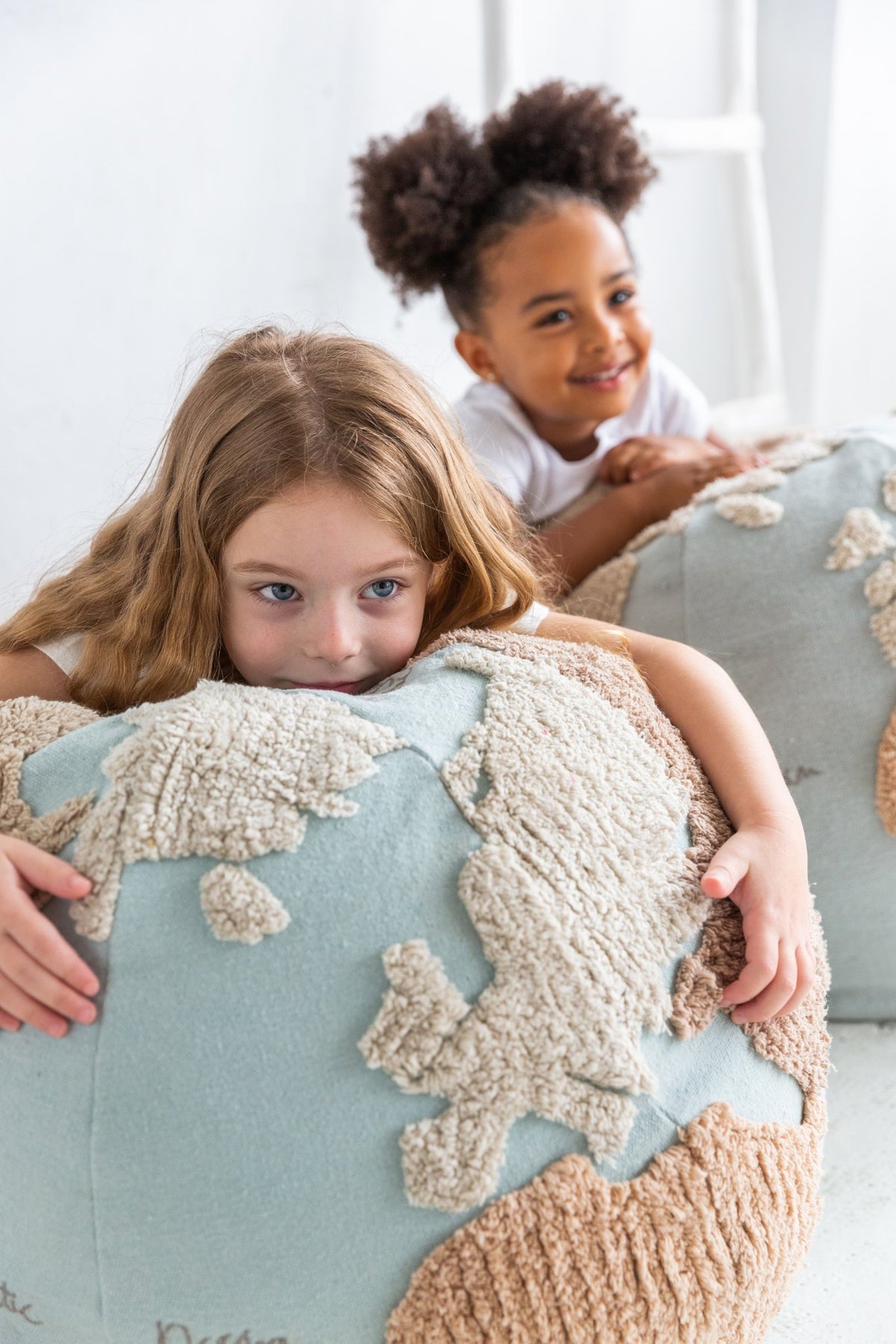 Pouf World Map - Le Petit Marché Home Furniture