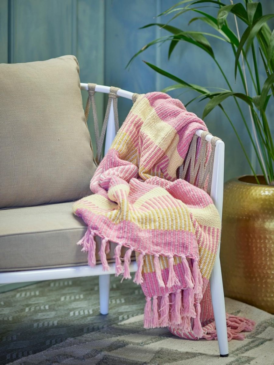 Throw Isnel, Pink, Recycled Cotton - Le Petit Marché Home Furniture