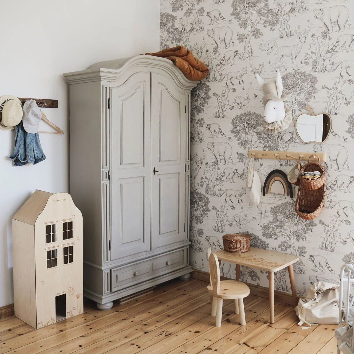 Wallpaper - Animals White - Le Petit Marché Home Furniture