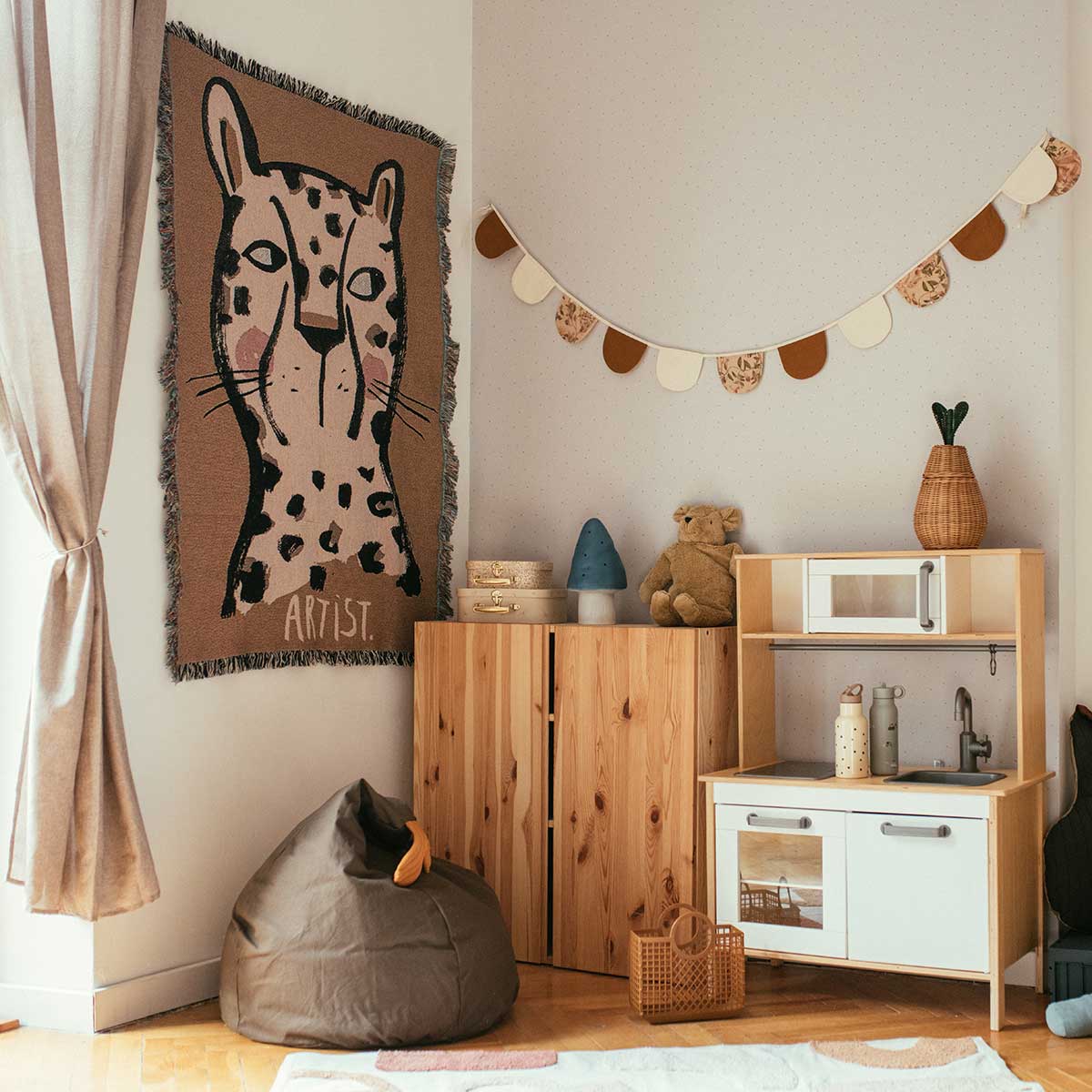 Wallpaper - Simple Tiny Speckles Gray - Le Petit Marché Home Furniture